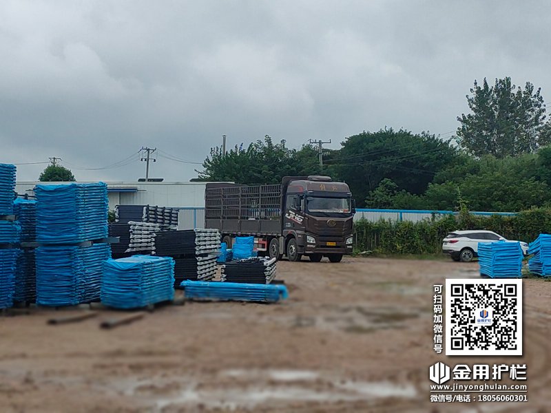 2023年9月13日鋅鋼陽臺護欄裝車發(fā)貨！