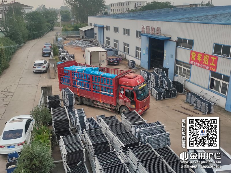 2023年9月19日鋅鋼護窗欄桿裝車發貨！