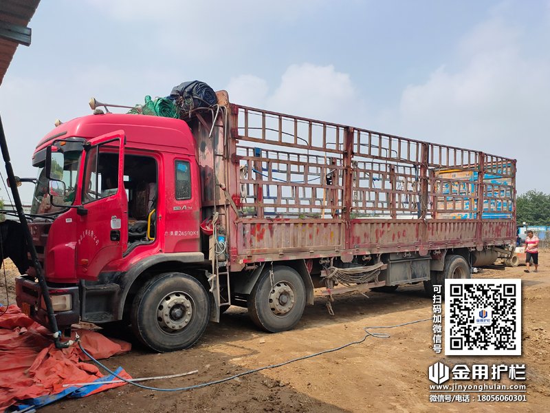 2023年9月27日鋅鋼百葉窗裝車(chē)發(fā)貨！