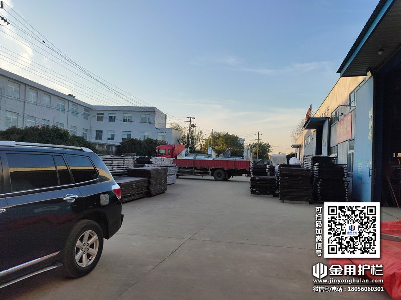 2023年11月18日鋅鋼護窗欄桿裝車發貨！
