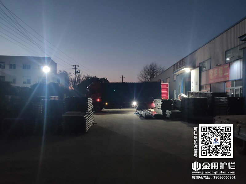 2023年11月24日鋅鋼百葉窗裝車發貨！