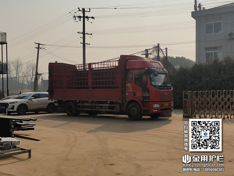 2023年12月28日鋅鋼圍墻護欄裝車發貨！