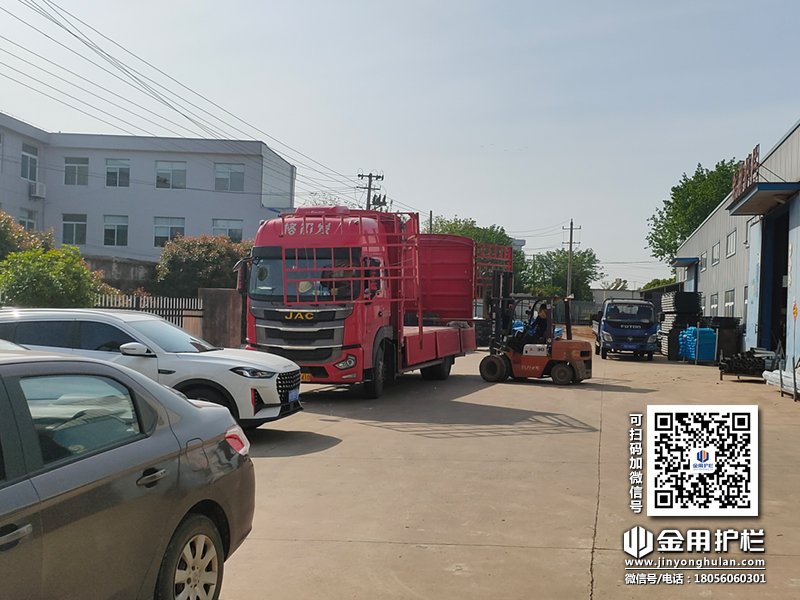 2024年4月18日鋅鋼護窗欄桿裝車發貨! 2024年4月18日鋅鋼護窗欄桿裝車發貨!