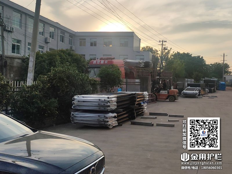 2024年5月9日鋅鋼圍墻護欄裝車發(fā)貨！