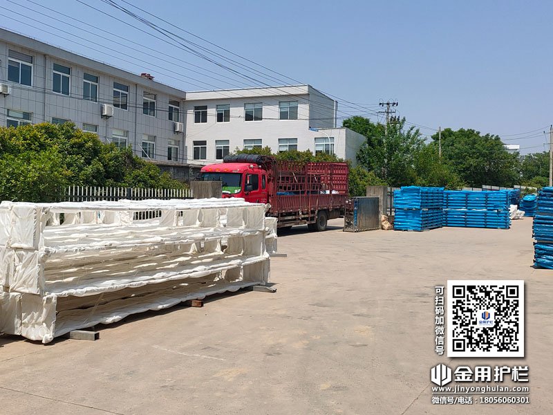 2024年5月18日鋅鋼欄桿裝車發(fā)貨! 2024年5月18日鋅鋼欄桿裝車發(fā)貨!