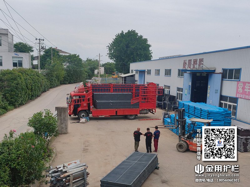 2024年6月6日鋁合金百葉窗裝車發貨！