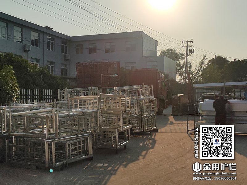 2024年6月13日鋅鋼百葉窗裝車發(fā)貨! 2024年6月13日鋅鋼百葉窗裝車發(fā)貨!