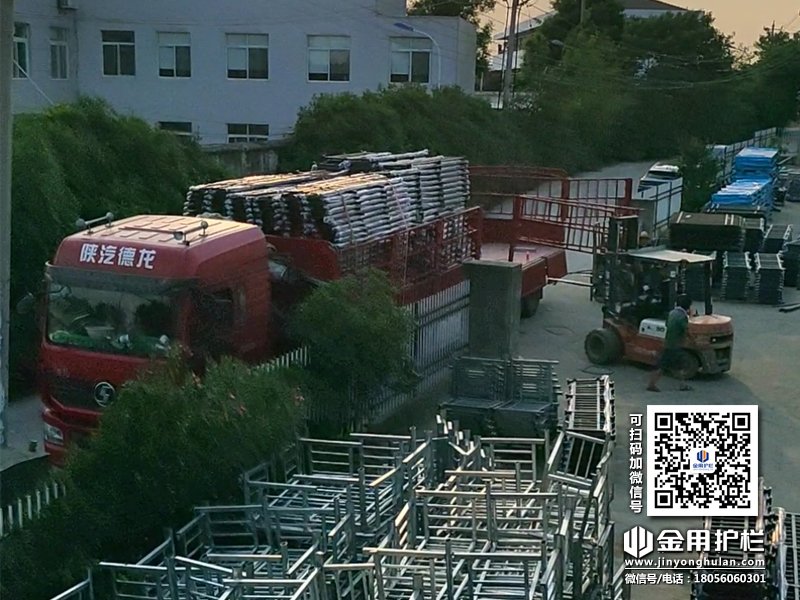 2024年6月17日鋅鋼飄窗欄桿裝車發貨！