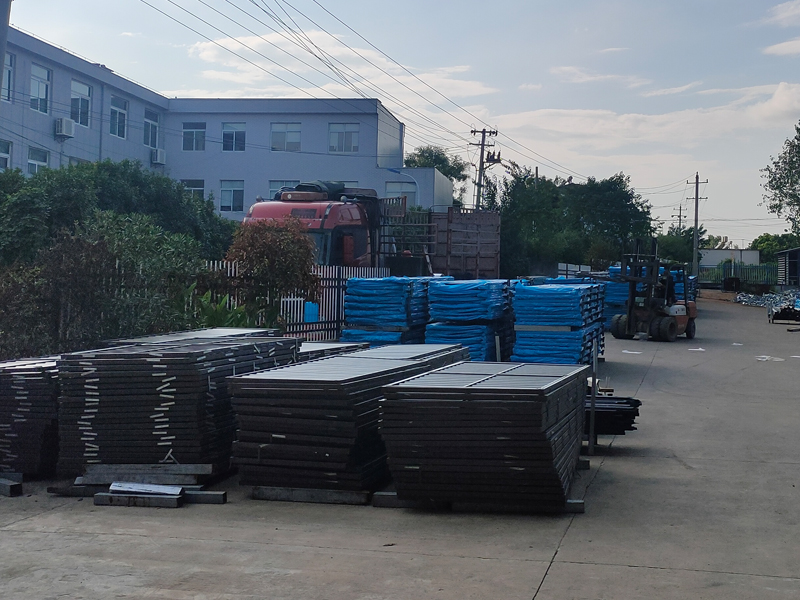 2024年8月31日鋅鋼欄桿百葉裝車發貨! 2024年8月31日鋅鋼欄桿百葉裝車發貨!