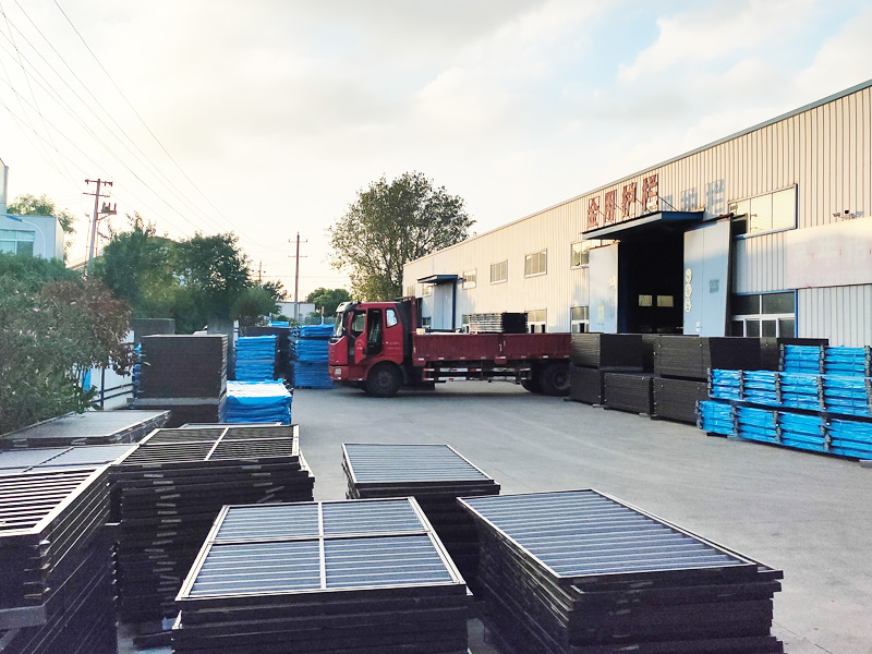 2024年9月13日鋅鋼護窗欄桿裝車發貨! 2024年9月13日鋅鋼護窗欄桿裝車發貨!