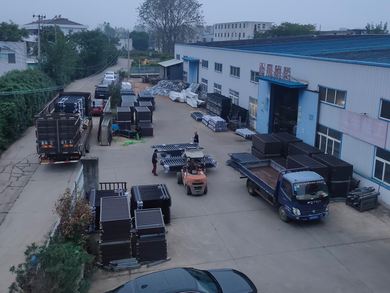 2024年10月17日鋅鋼圍墻護欄裝車發貨！