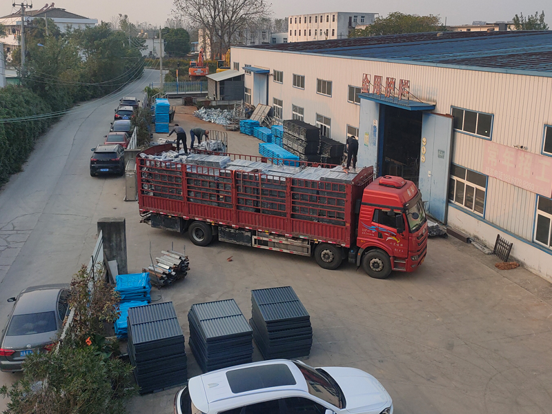 2024年11月5日鋅鋼護(hù)窗欄桿裝車(chē)發(fā)貨! 2024年11月5日鋅鋼護(hù)窗欄桿裝車(chē)發(fā)貨!