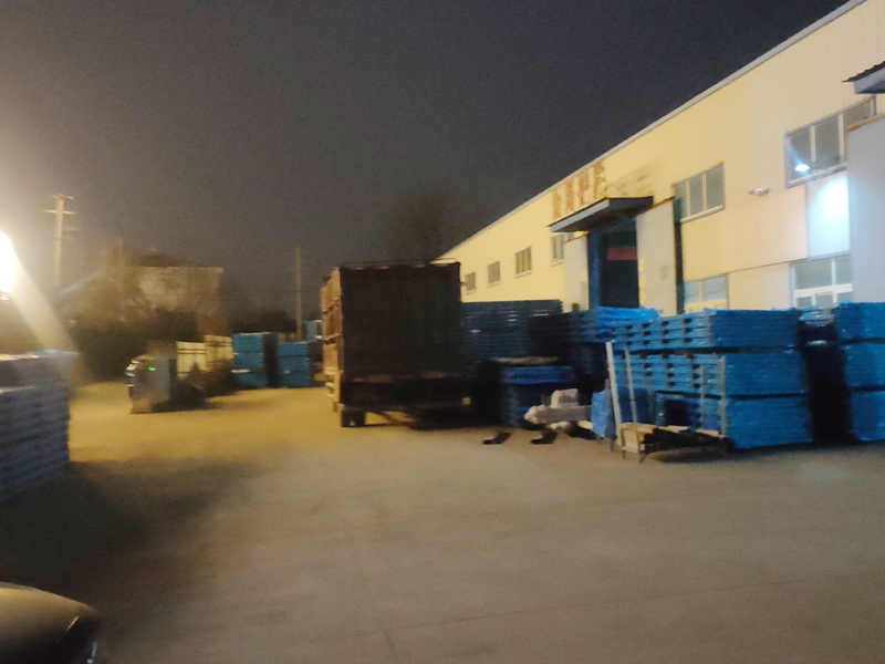 2024年12月23日鋅鋼百葉窗裝車發貨! 2024年12月23日鋅鋼百葉窗裝車發貨!