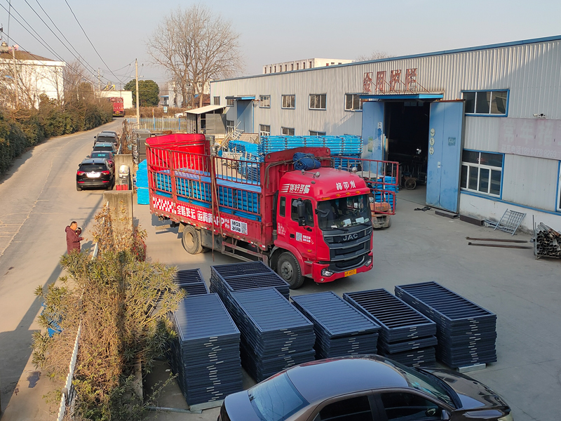 2024年12月27日鋅鋼陽臺護欄裝車發(fā)貨! 2024年12月27日鋅鋼陽臺護欄裝車發(fā)貨!