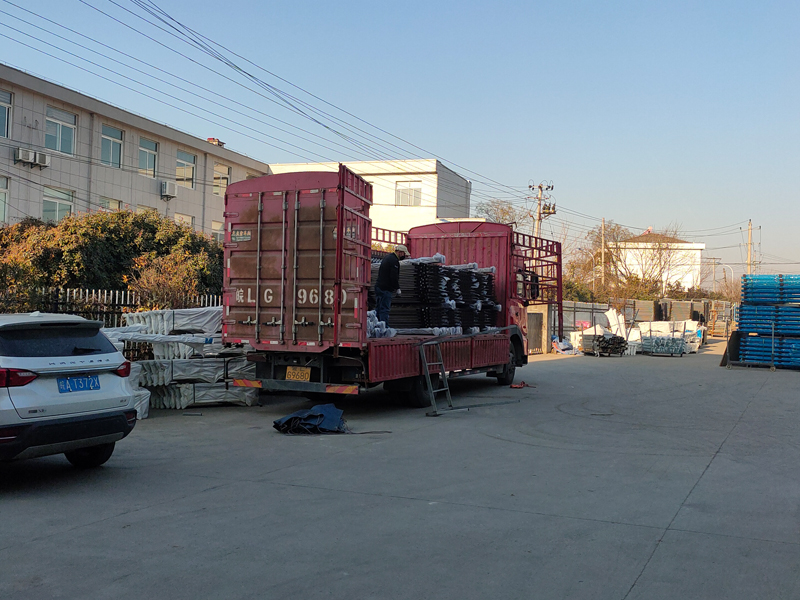 2025年1月10日鋅鋼圍墻護(hù)欄裝車發(fā)貨！