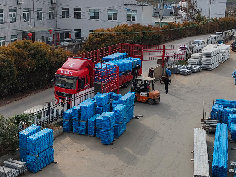 2025年4月3日鋅鋼陽臺(tái)欄桿裝車發(fā)貨! 2025年4月3日鋅鋼陽臺(tái)欄桿裝車發(fā)貨!