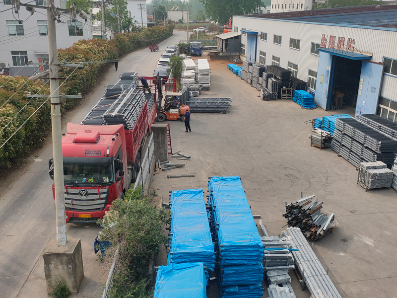 2025年4月21日鋅鋼護窗欄桿裝車發(fā)貨! 2025年4月21日鋅鋼護窗欄桿裝車發(fā)貨!