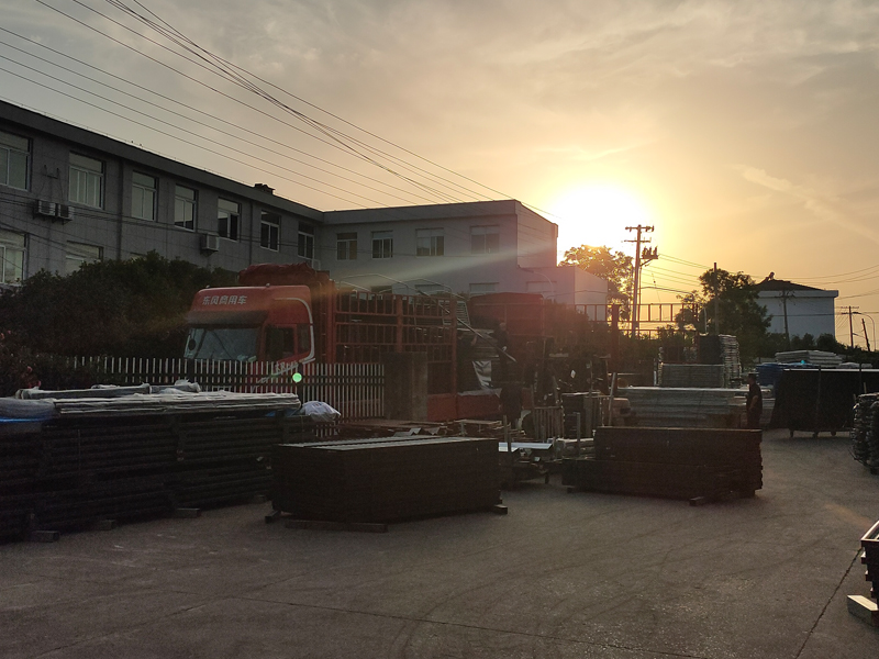 2025年5月26日鋁合金百葉窗裝車發(fā)貨! 2025年5月26日鋁合金百葉窗裝車發(fā)貨!