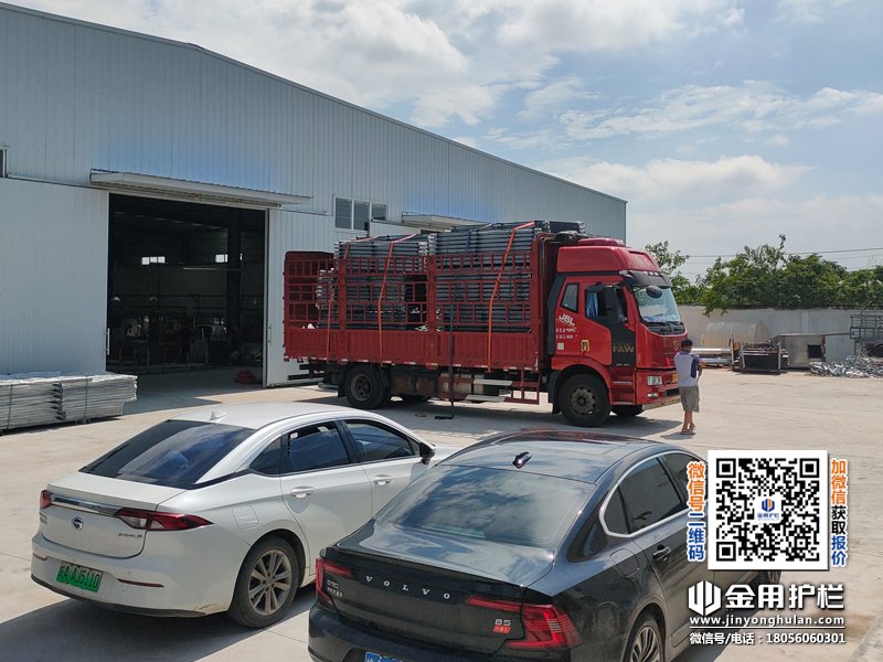 2025年6月28日鋅鋼樓梯欄桿扶手裝車發(fā)貨！