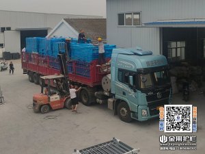 2025年7月15日鋅鋼陽臺欄桿裝車發貨！