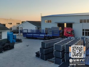2025年7月24日鋅鋼護窗欄桿裝車發貨！