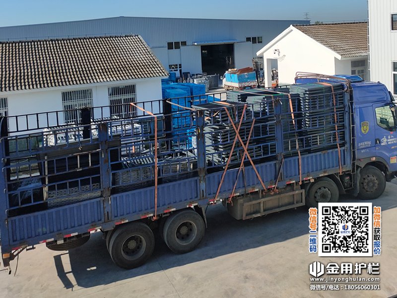 2025年8月16日鋅鋼百葉窗裝車發貨！