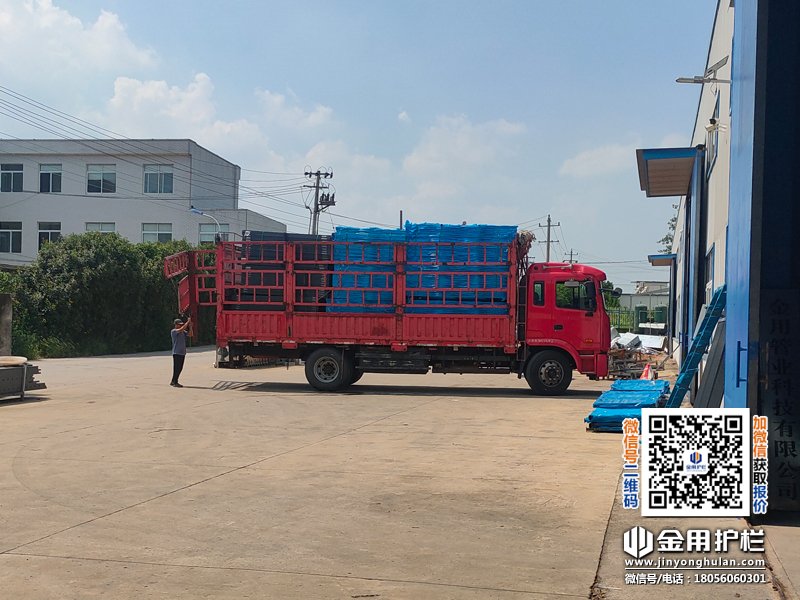 2025年8月26日小區(qū)鋅鋼欄桿裝車發(fā)貨！