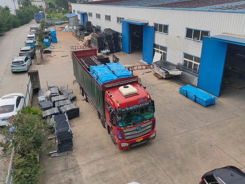 2025年9月3日鋅鋼陽臺護欄裝車發貨！